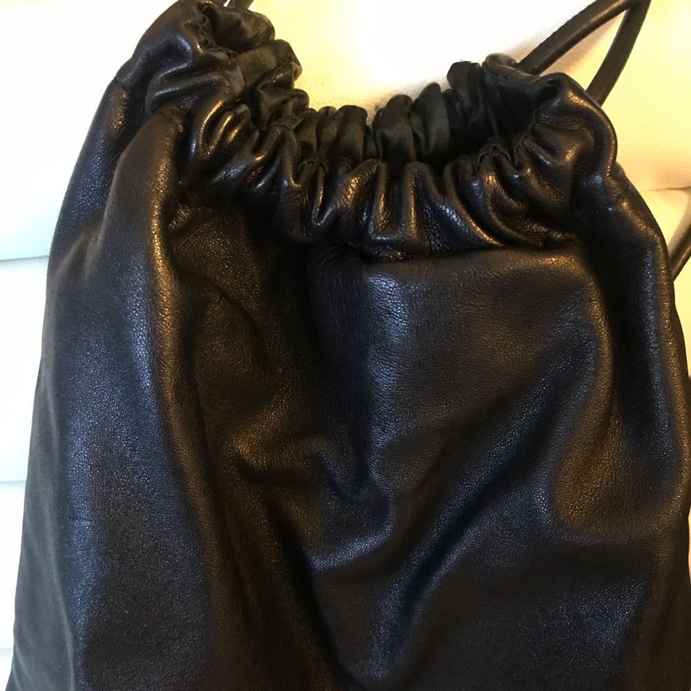 ▪️BLACK LEATHER BACKPACK▪️ - Picture 3 of 4